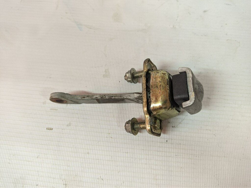 ограничитель двери б/у - 1